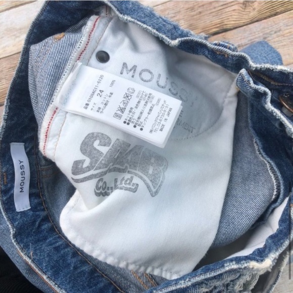 Moussy Distressed Patch Jeans - Picture 7 of 8